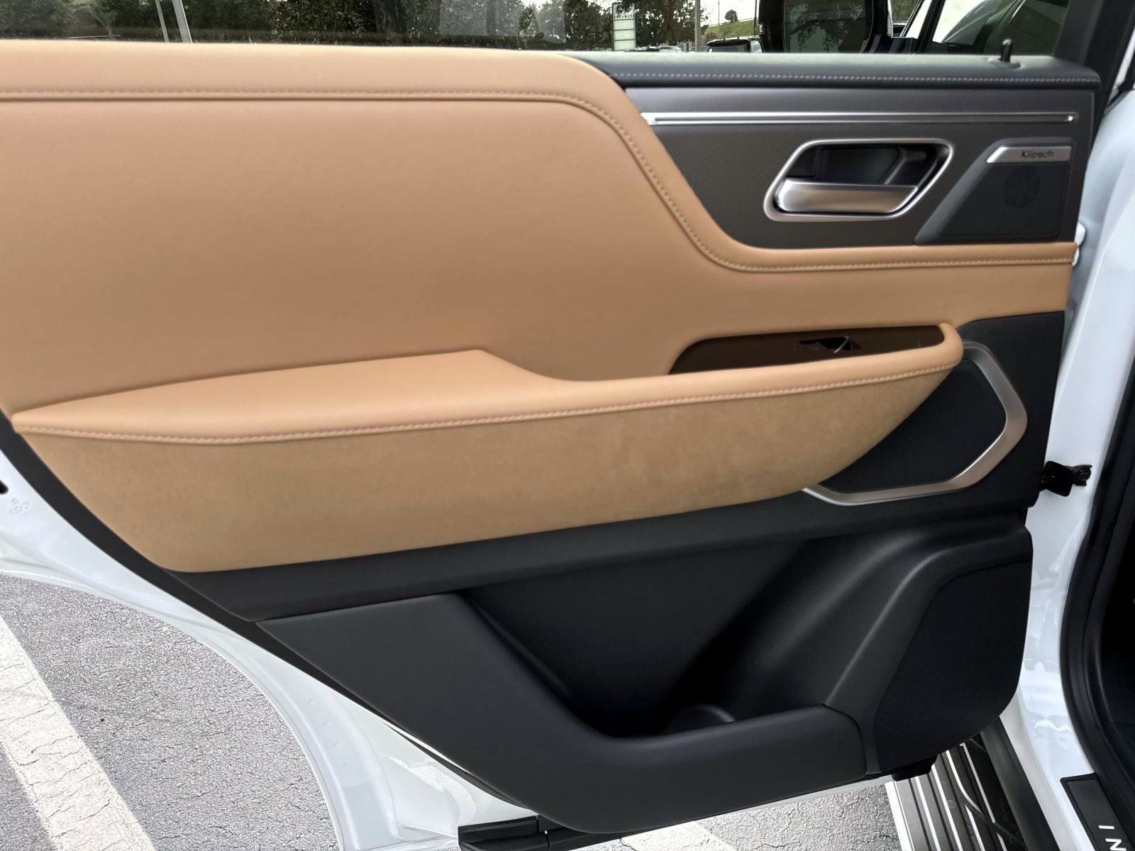 New 2026 INFINITI QX80 Luxe w/ Cargo Package image 13