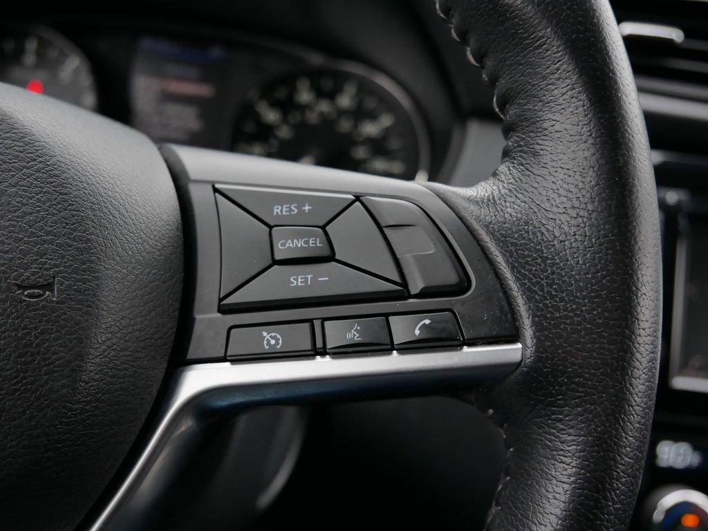 Used 2020 Nissan Rogue SV image 22