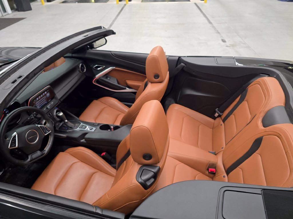 Used 2018 Chevrolet Camaro LT RWD image 16