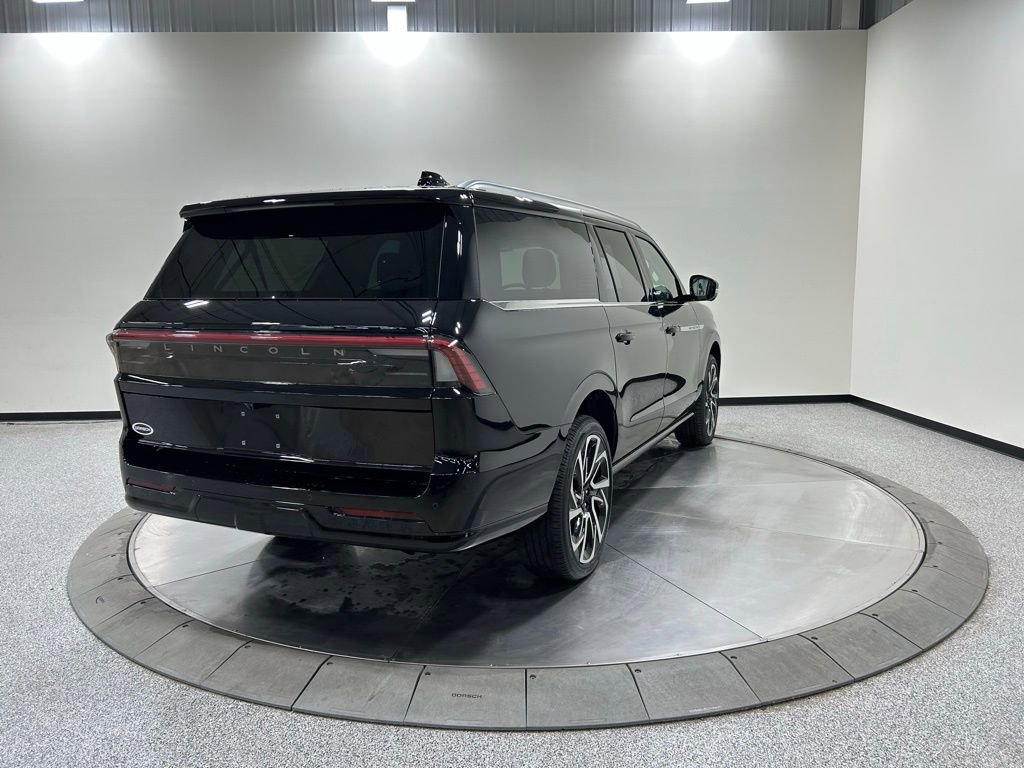 New 2026 Lincoln Navigator L Reserve image 6