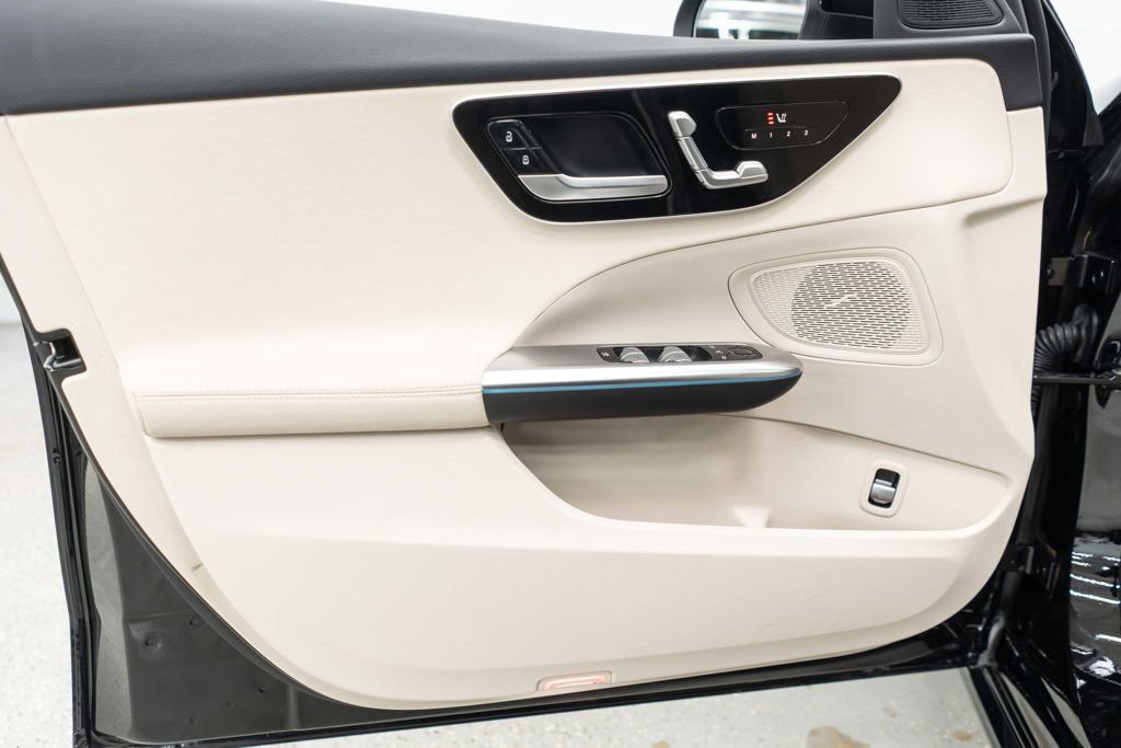 Used 2023 Mercedes-Benz C 300 C 300 4MATIC Sedan w/ Pinnacle Trim Package image 14