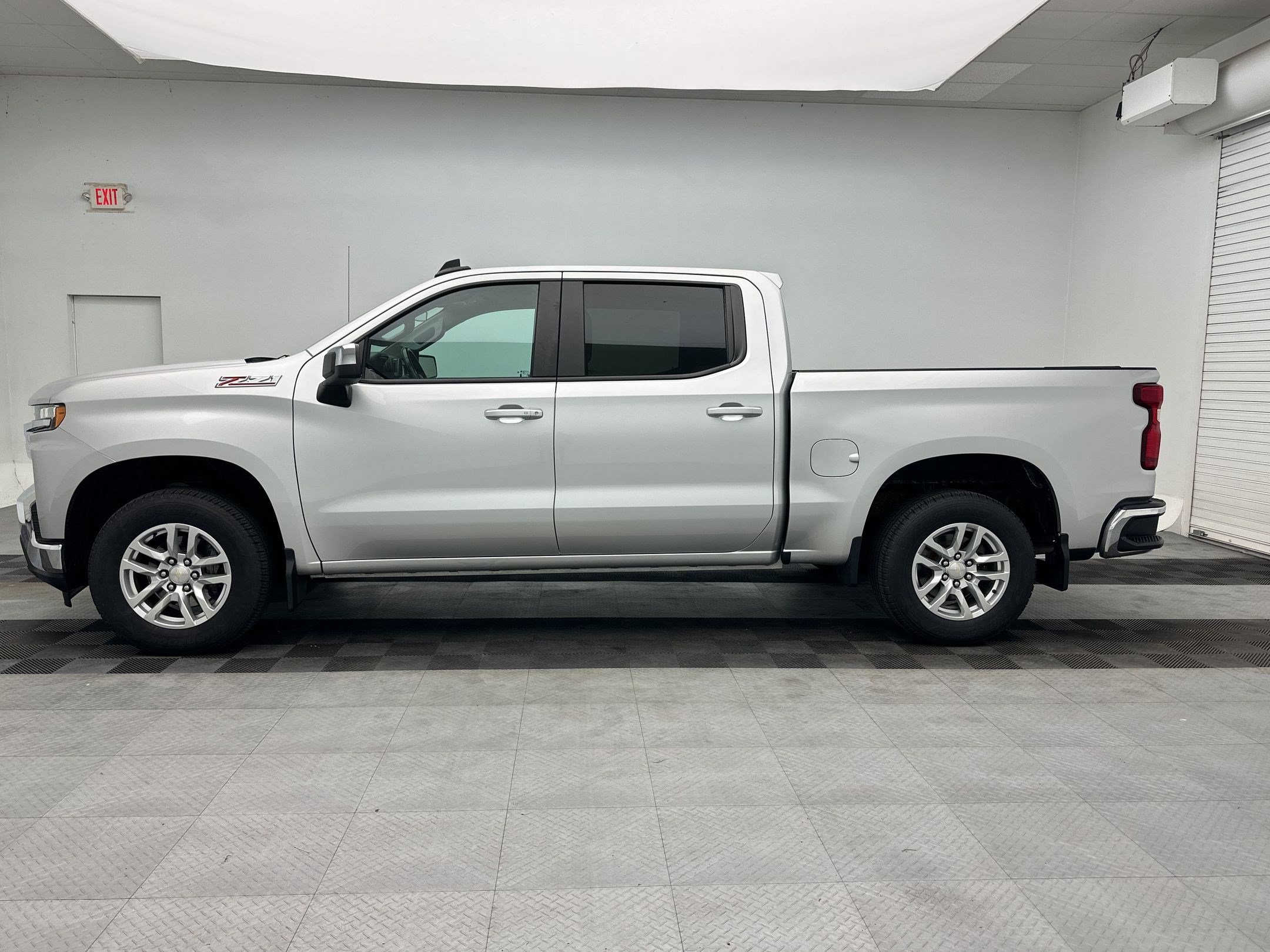 Used 2020 Chevrolet Silverado 1500 LT w/ All-Star Edition AWD/4WD image 2