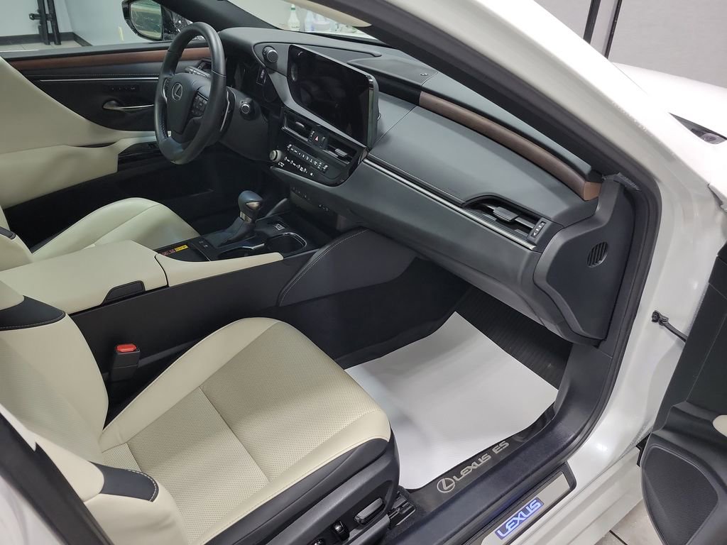 Used 2024 Lexus ES 300h w/ Premium Package FWD image 21