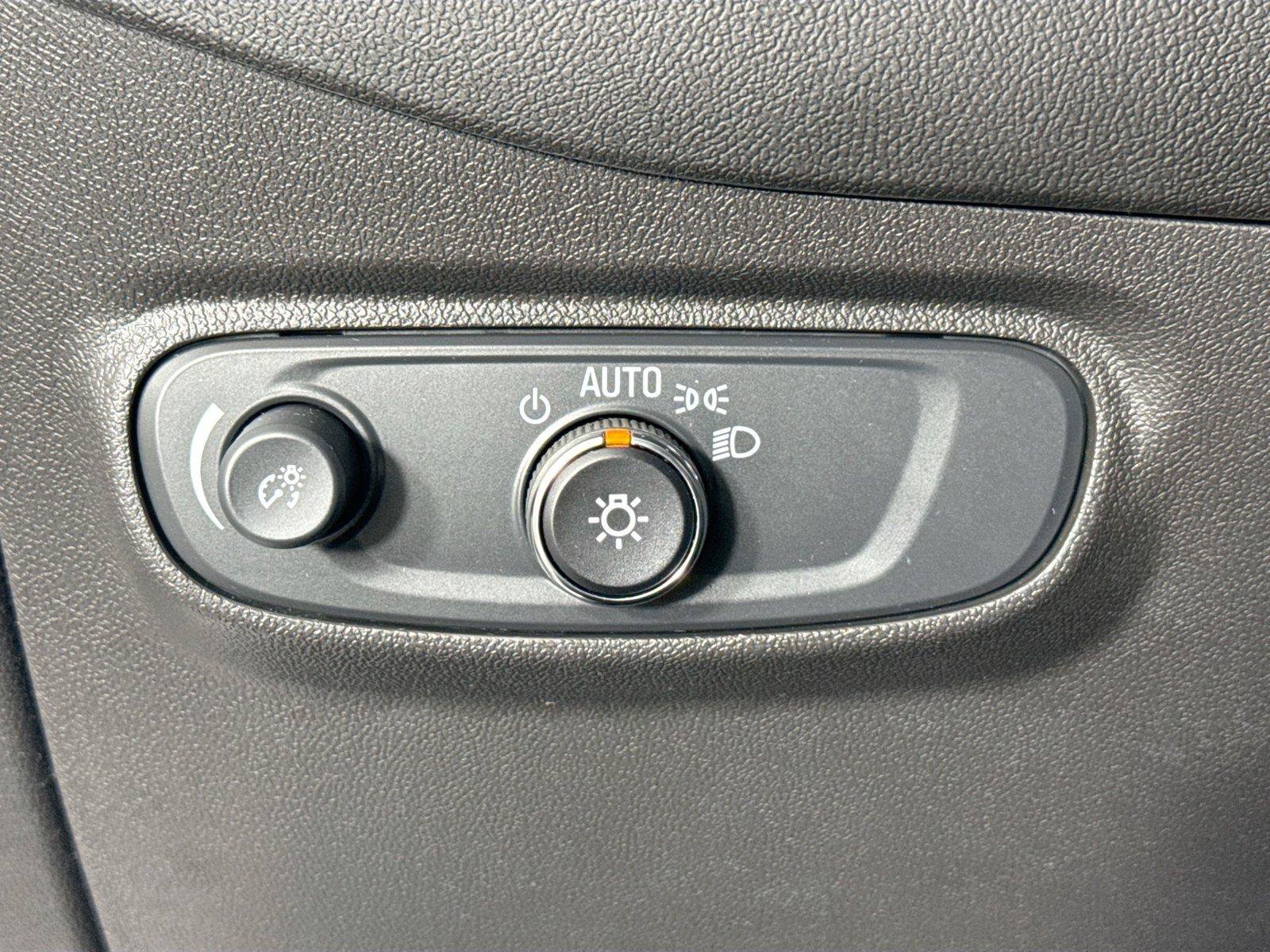 Used 2024 Chevrolet Equinox LT w/ LPO, Floor Liner Package FWD image 14