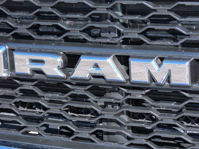 Used 2024 RAM 2500 Tradesman w/ Chrome Appearance Group image 11