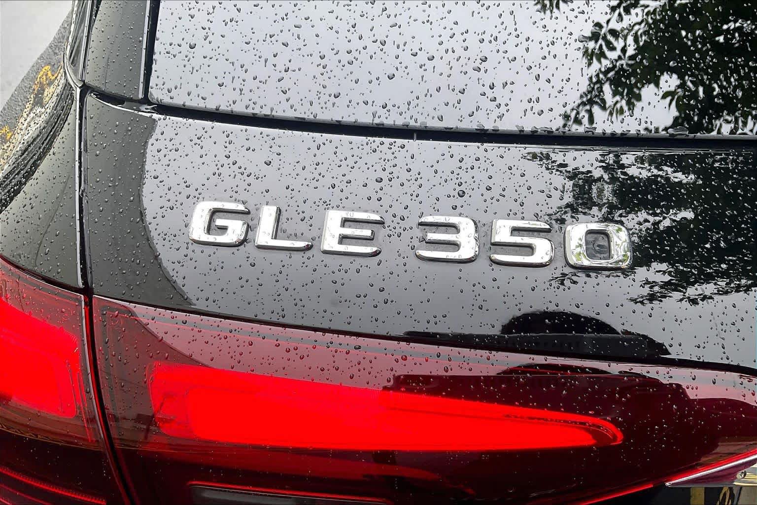 Used 2025 Mercedes-Benz GLE 350 4MATIC image 32