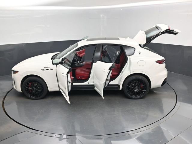 Used 2022 Maserati Levante Modena image 17