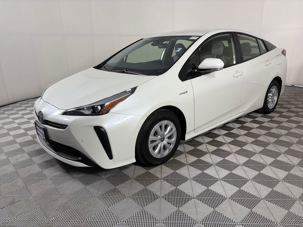 Used 2020 Toyota Prius LE w/ Carpet Mat Package image 3