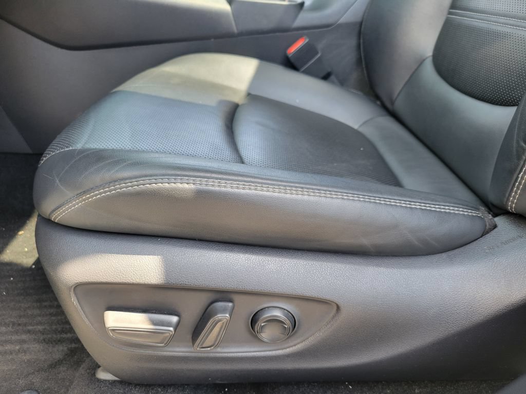 Used 2024 Toyota RAV4 Limited w/ Advanced Technology Package AWD/4WD image 17
