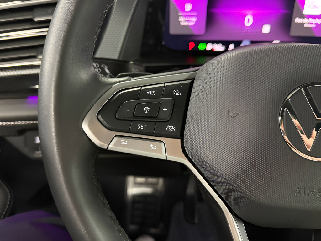 Used 2025 Volkswagen Atlas Cross Sport SEL Premium R-Line image 12