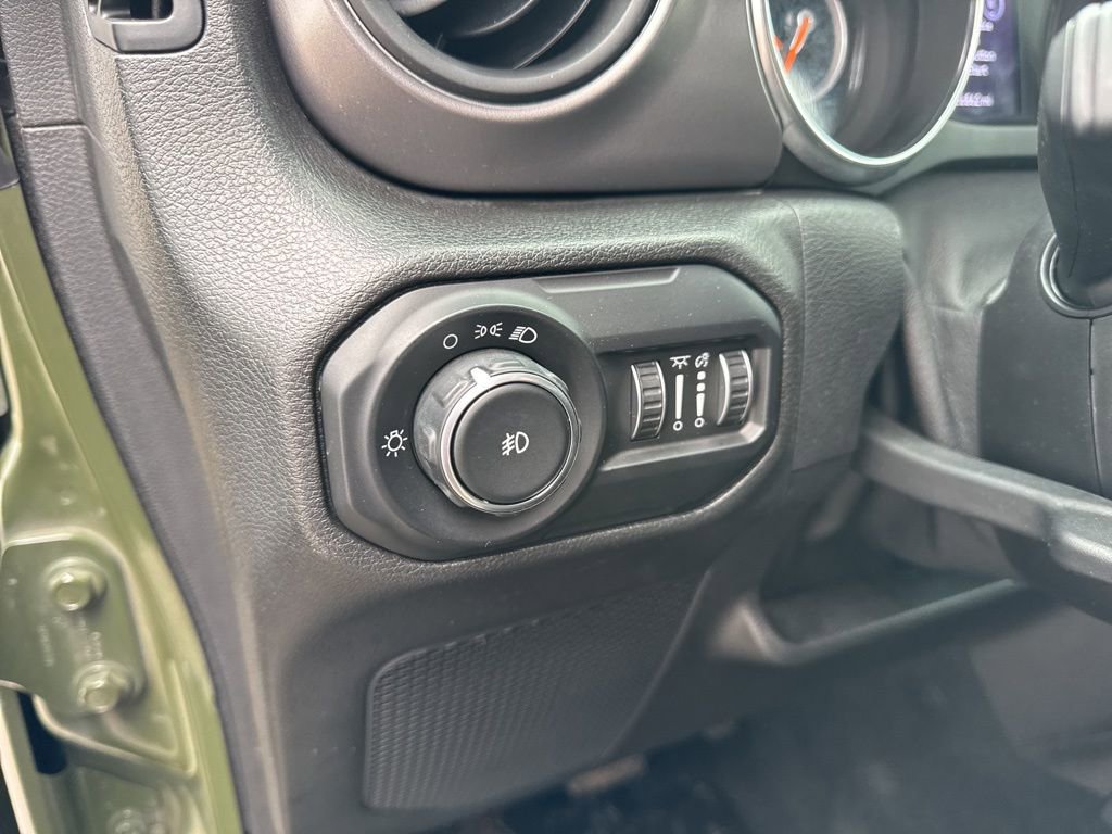 Used 2021 Jeep Wrangler Unlimited Sport AWD/4WD image 15