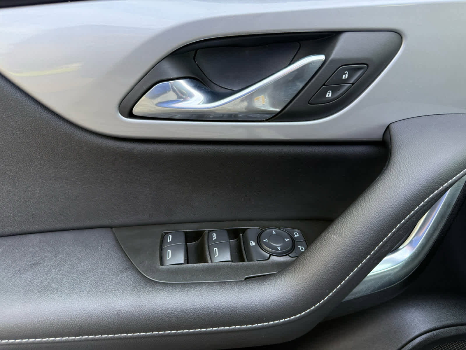 Used 2024 Chevrolet Blazer LT w/ Convenience Package image 12