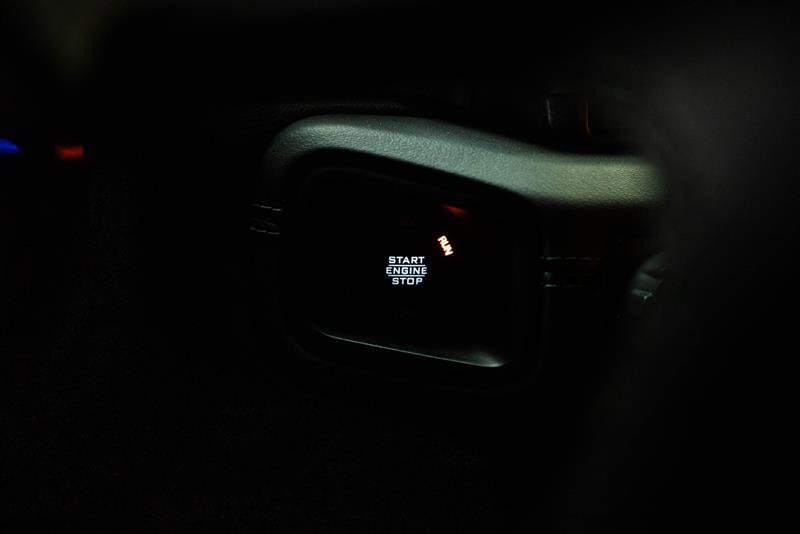 Used 2025 Jeep Wrangler Unlimited Sahara w/ Safety Group image 16