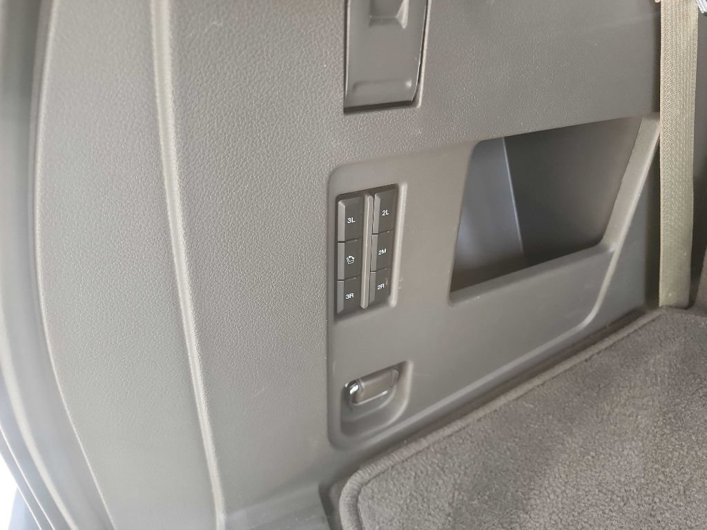 Used 2019 Ford Expedition XLT w/ Equipment Group 202A RWD image 35
