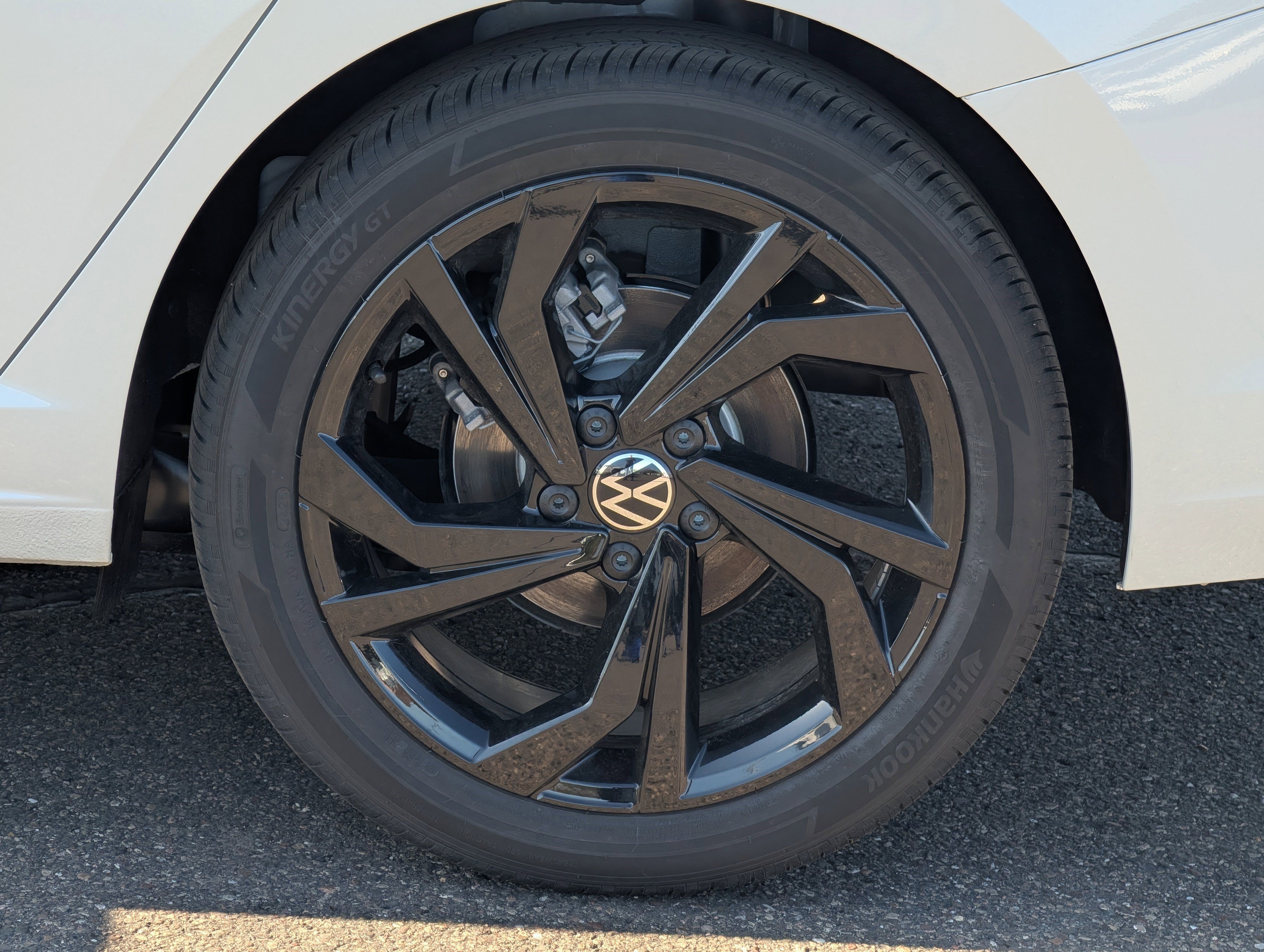 New 2026 Volkswagen Jetta SE FWD image 3