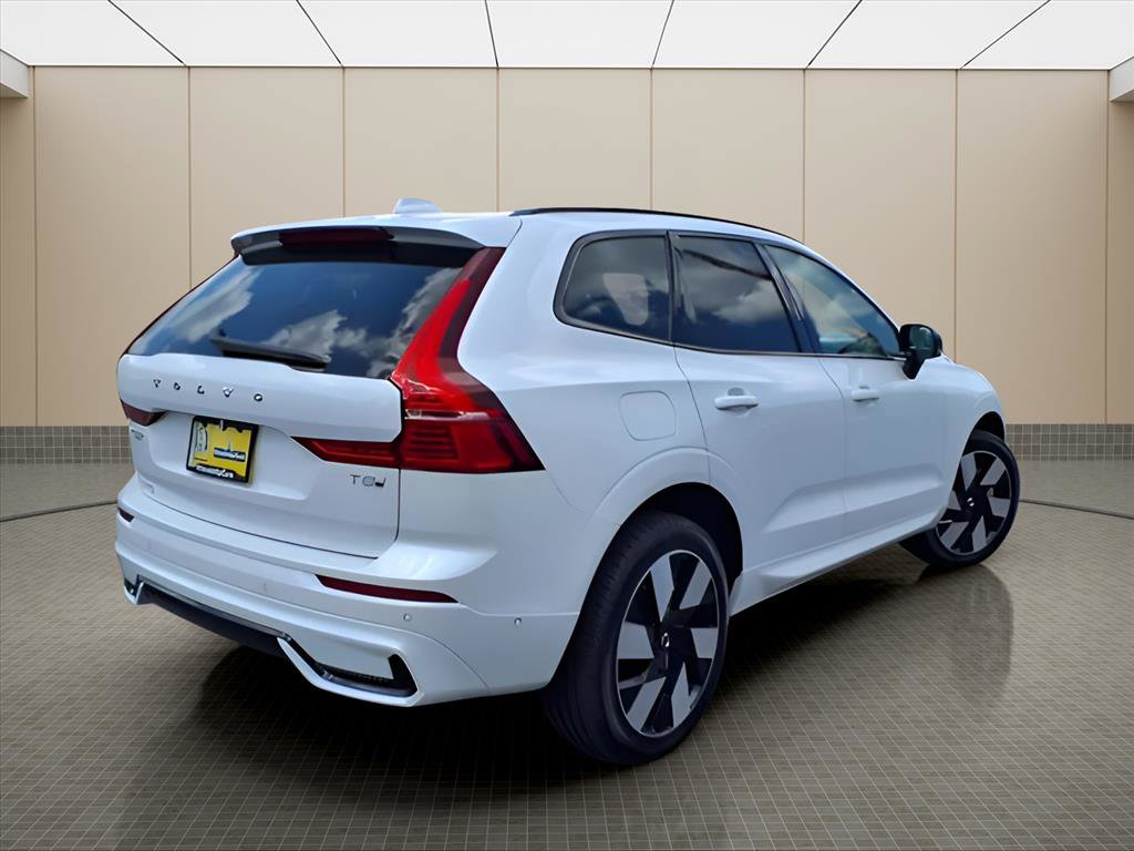 Used 2025 Volvo XC60 T8 Plus w/ Climate Package image 21