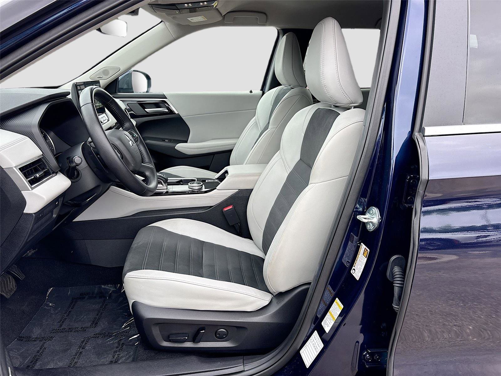 Used 2025 Mitsubishi Outlander SE FWD image 22