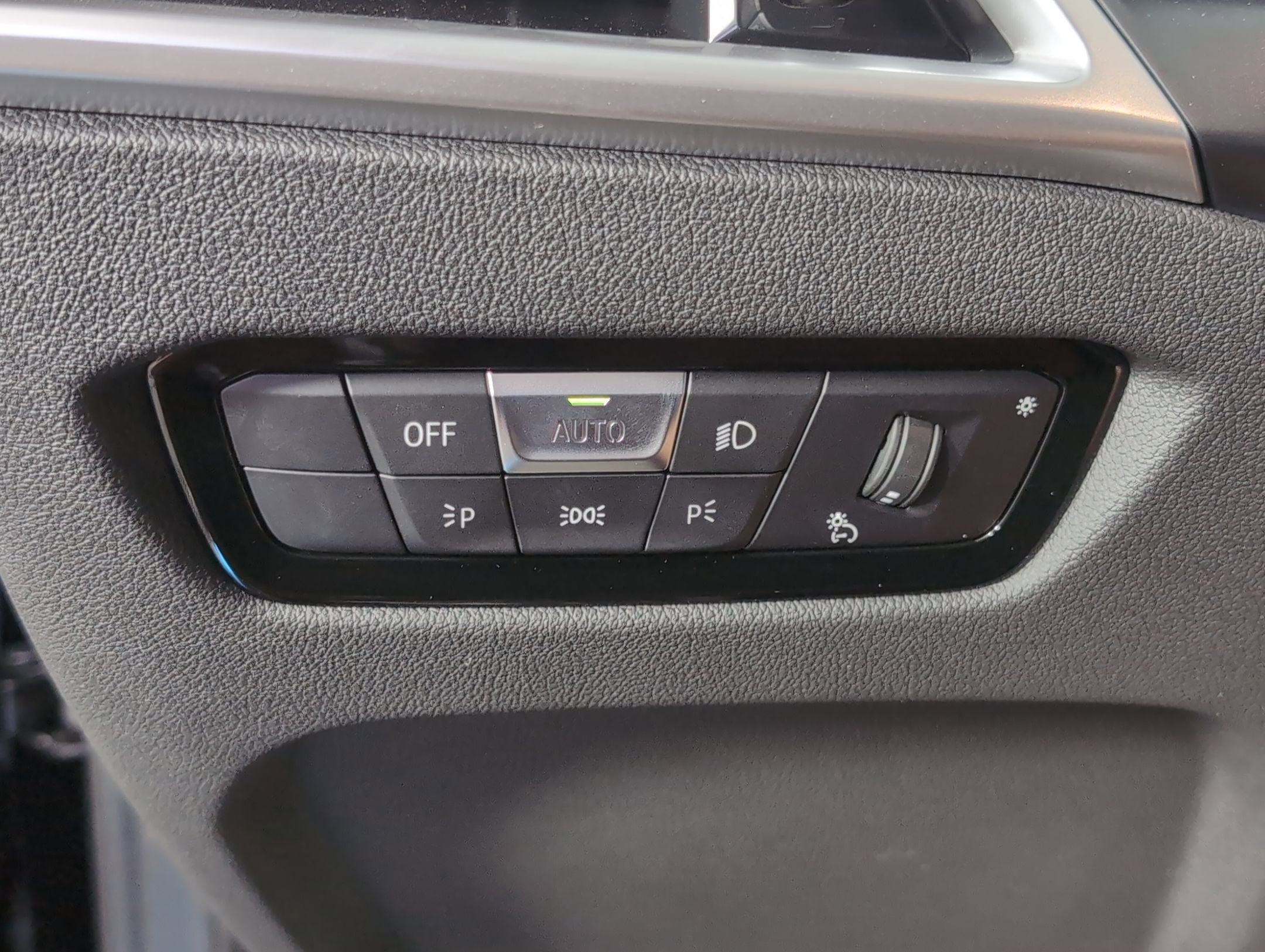 Used 2026 BMW 330i xDrive Sedan w/ Premium Package image 27