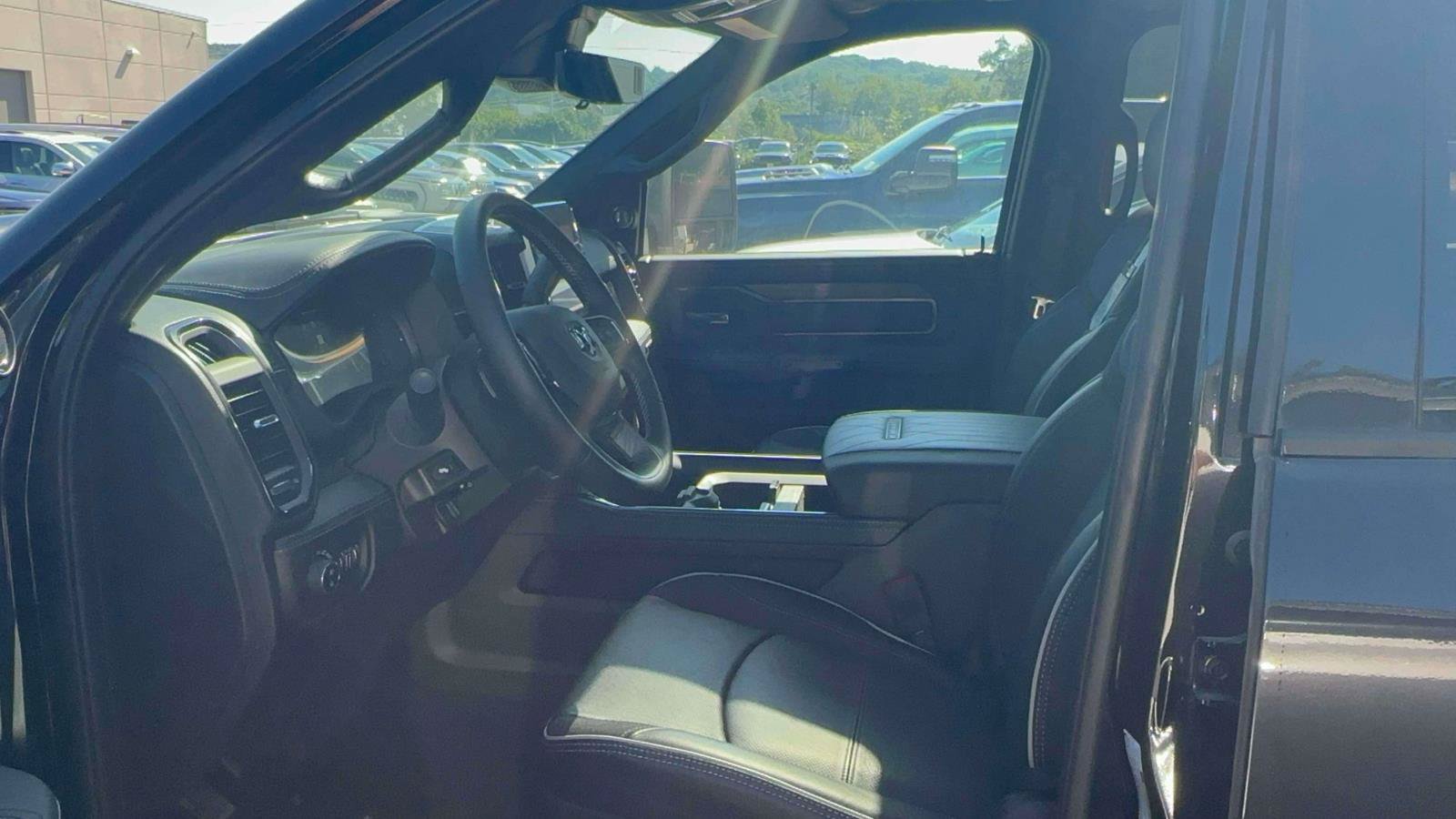 Used 2025 RAM 2500 Limited AWD/4WD image 15