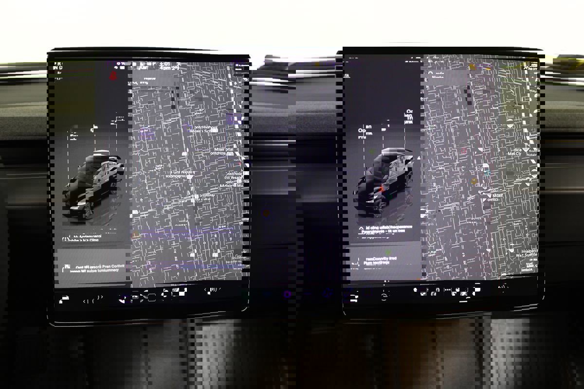 Used 2024 Tesla Model 3 Standard Range image 8