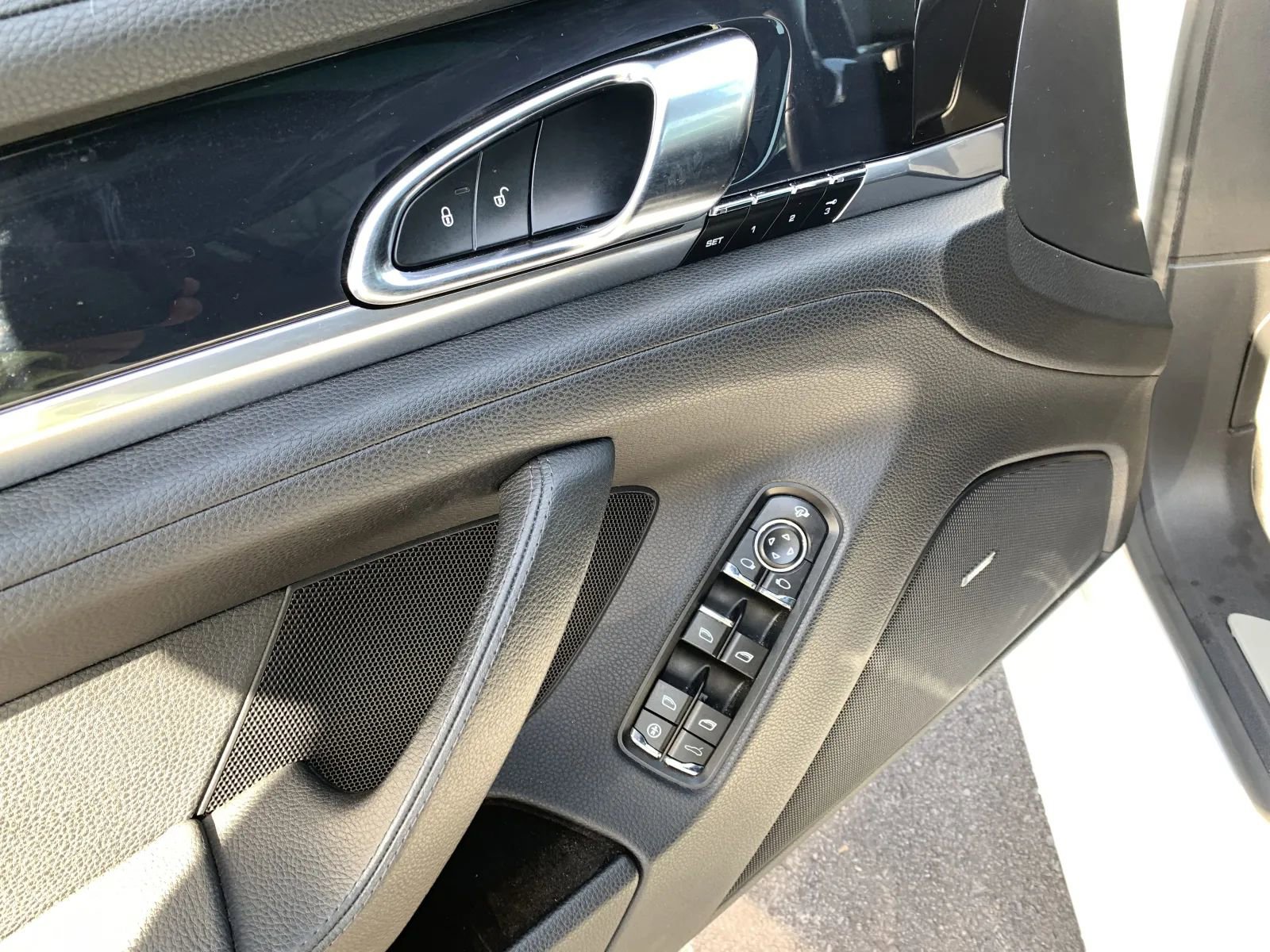 Used 2013 Porsche Panamera image 23