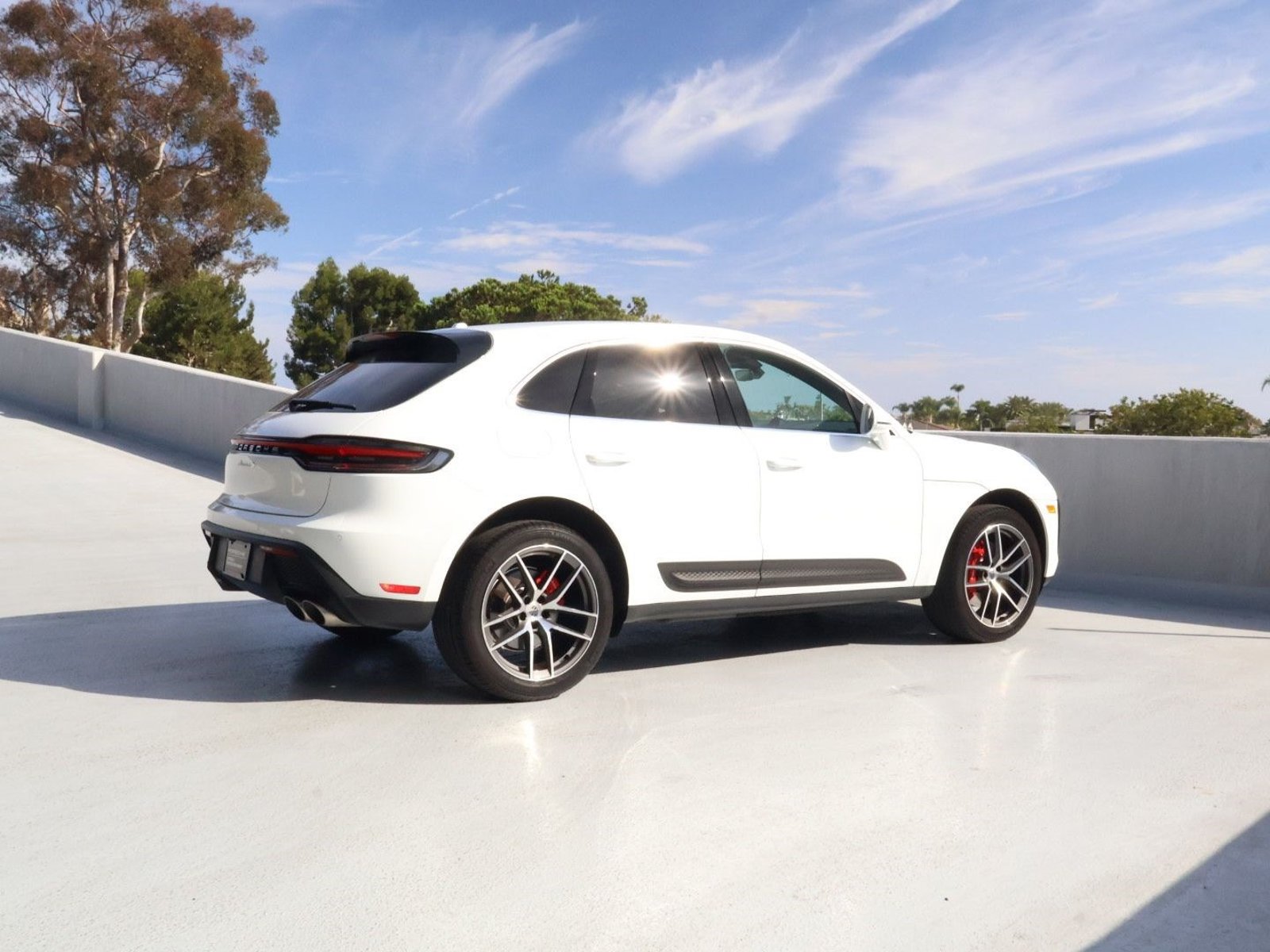 Certified 2024 Porsche Macan S AWD/4WD image 4