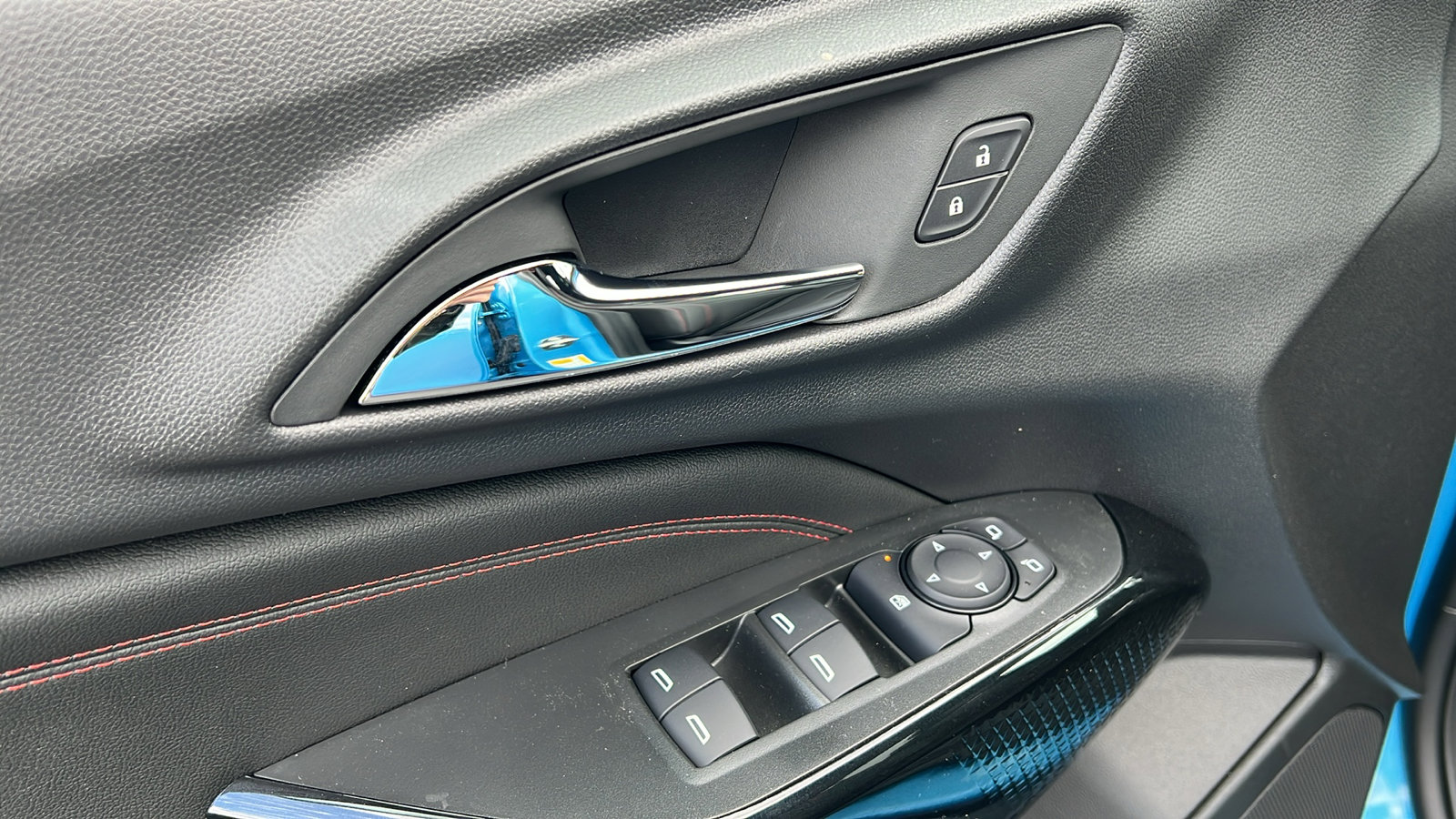 New 2025 Chevrolet Trax RS w/ Driver Confidence Package image 16