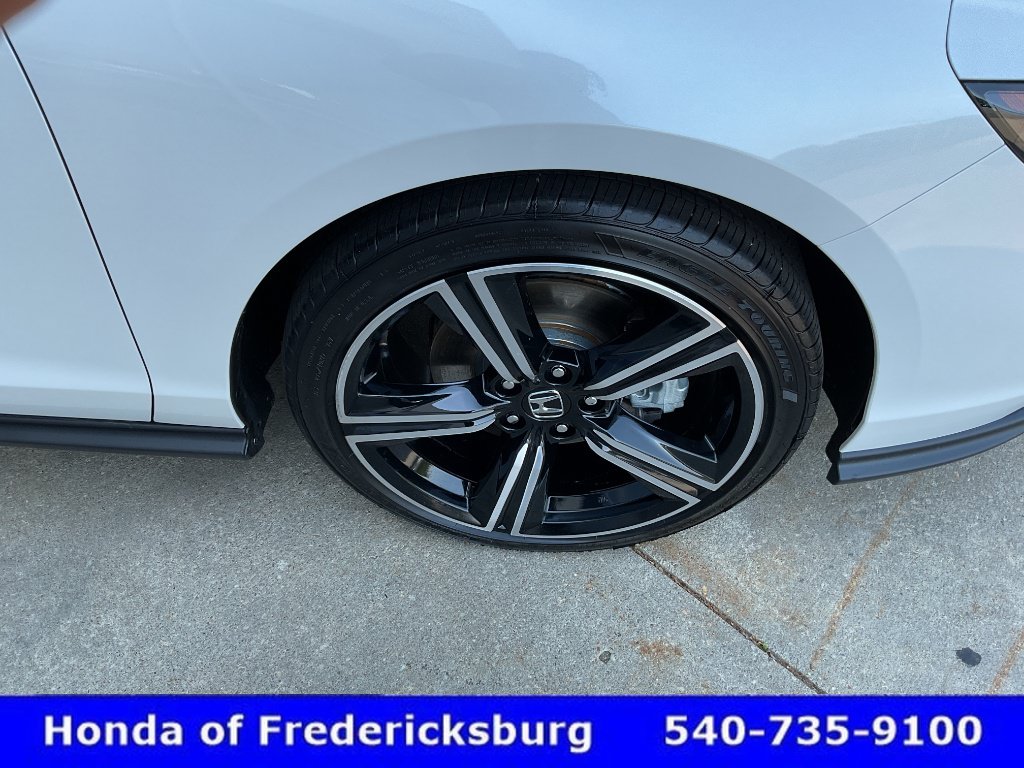 Used 2025 Honda Accord Sport image 12