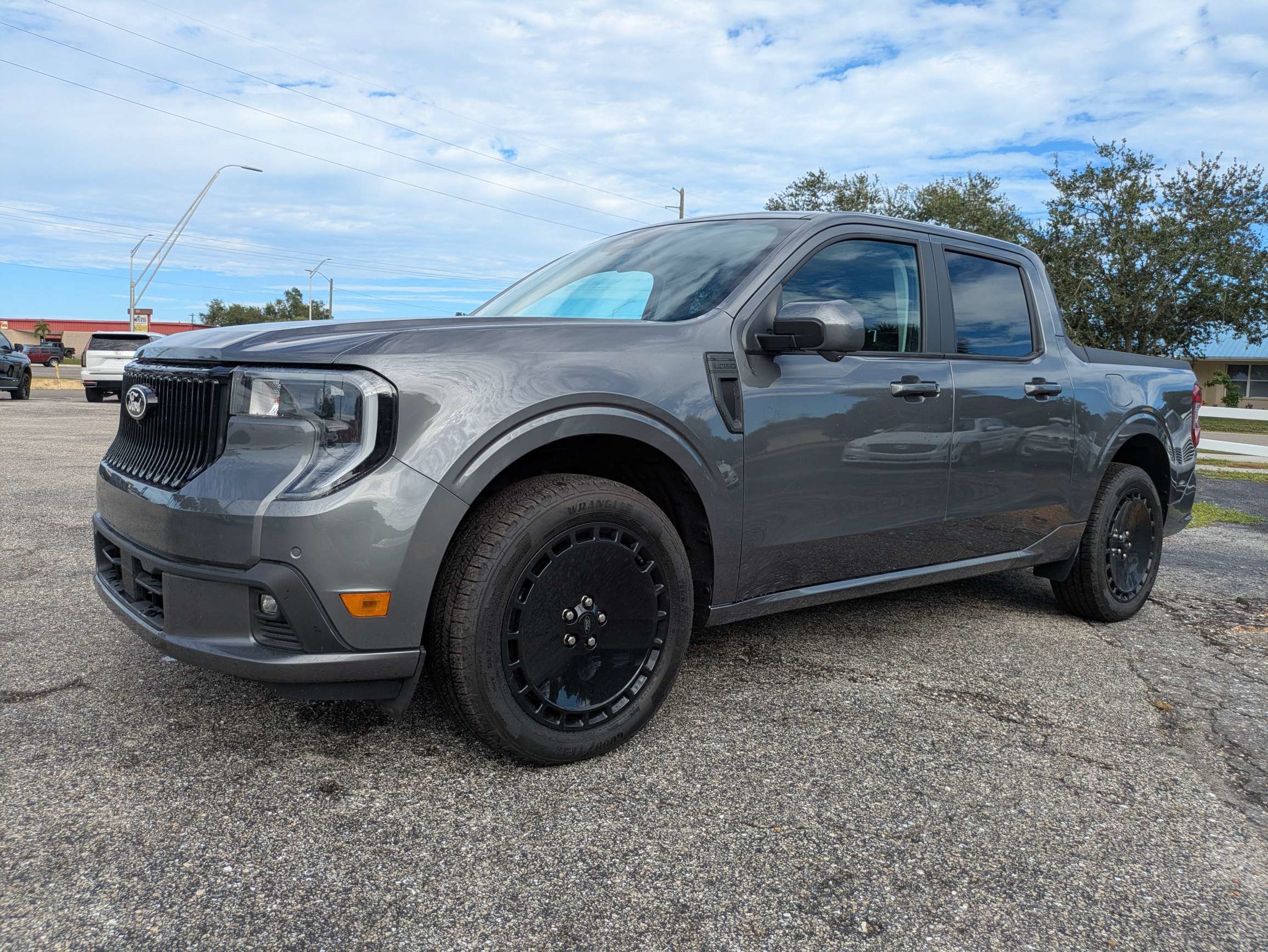 Used 2025 Ford Maverick Lobo AWD/4WD image 8
