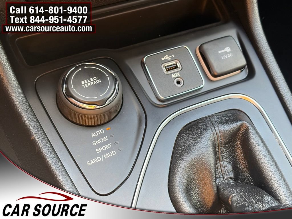 Used 2019 Jeep Cherokee Latitude w/ Popular Appearance Group AWD/4WD image 21