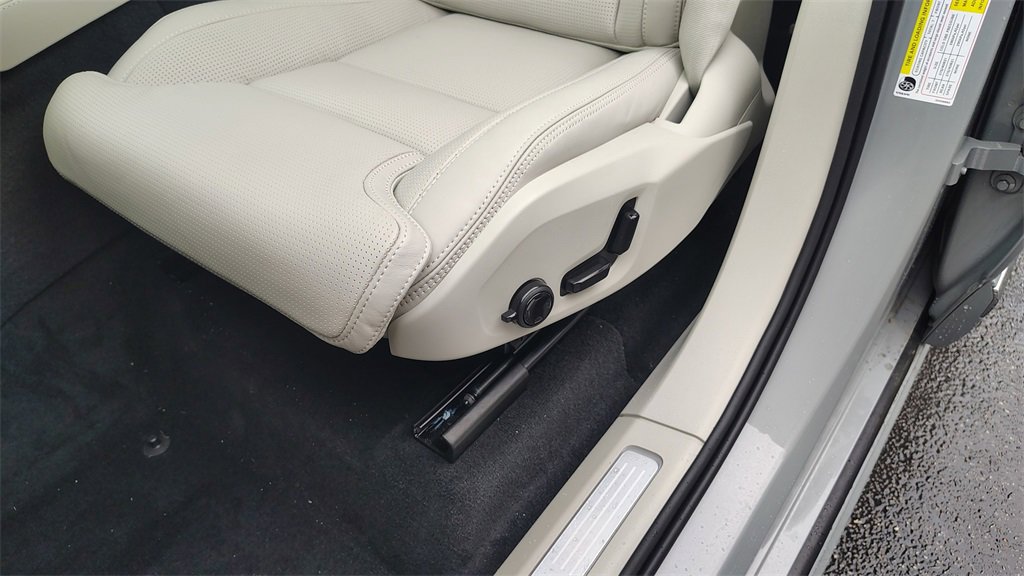 New 2026 Volvo XC90 T8 Ultra w/ Protection Package Premier image 27