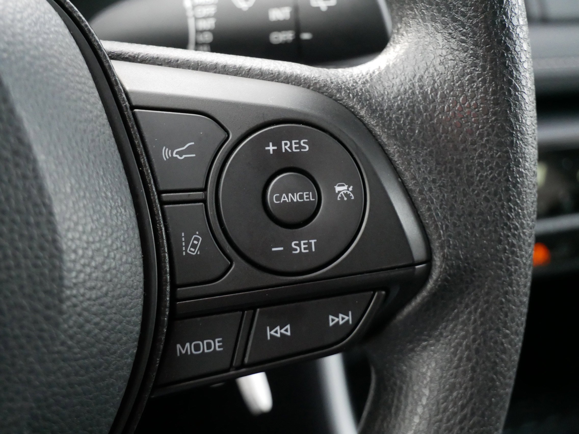 Certified 2025 Toyota RAV4 LE image 25