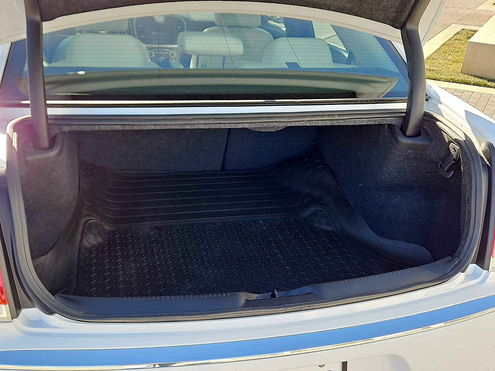 Used 2023 Chrysler 300 Touring image 6