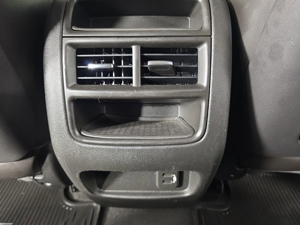 Used 2018 Cadillac XT5 Luxury w/ Driver Awareness Package AWD/4WD image 39