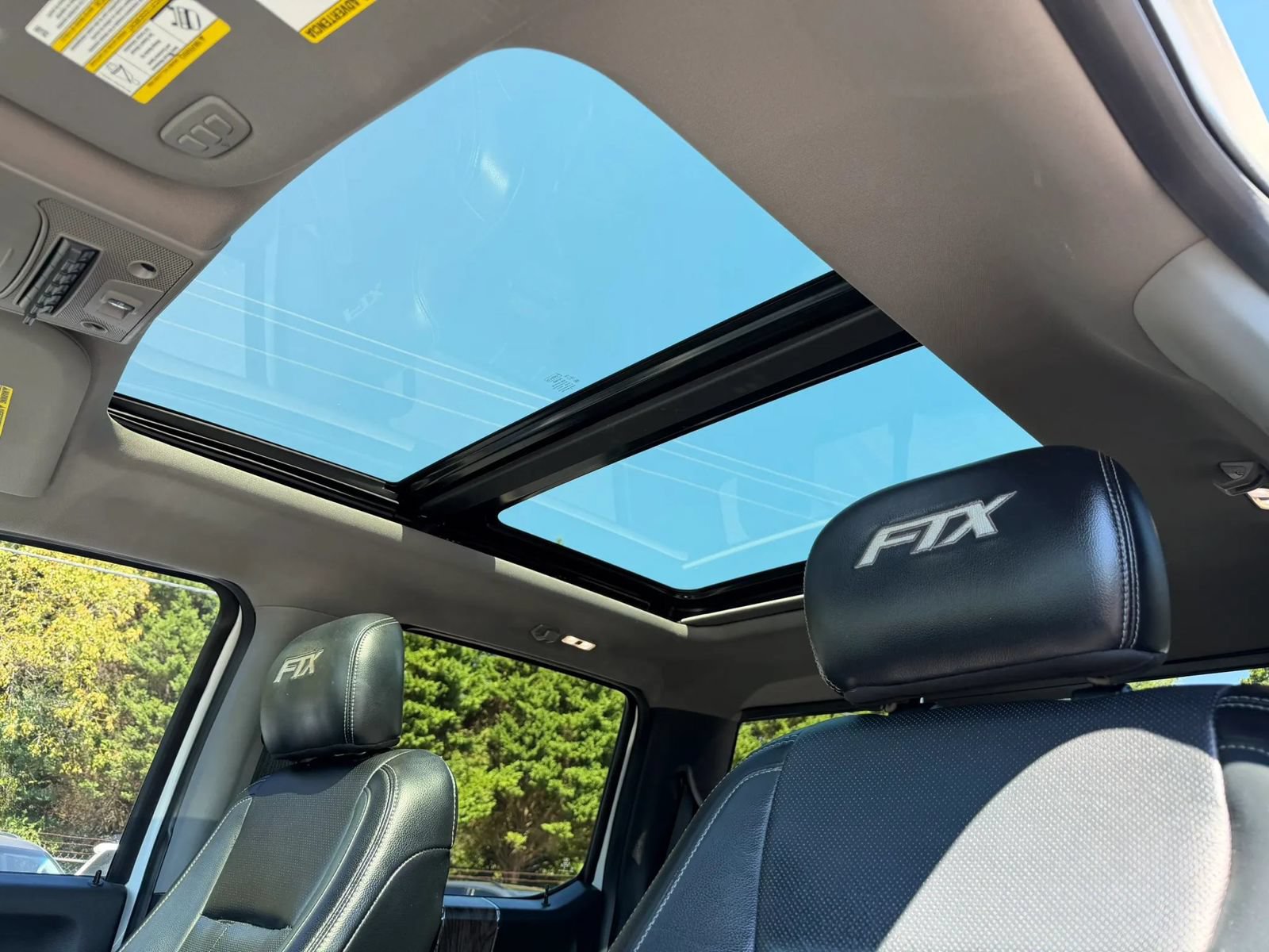 Used 2018 Ford F250 Lariat w/ Lariat Ultimate Package AWD/4WD image 13