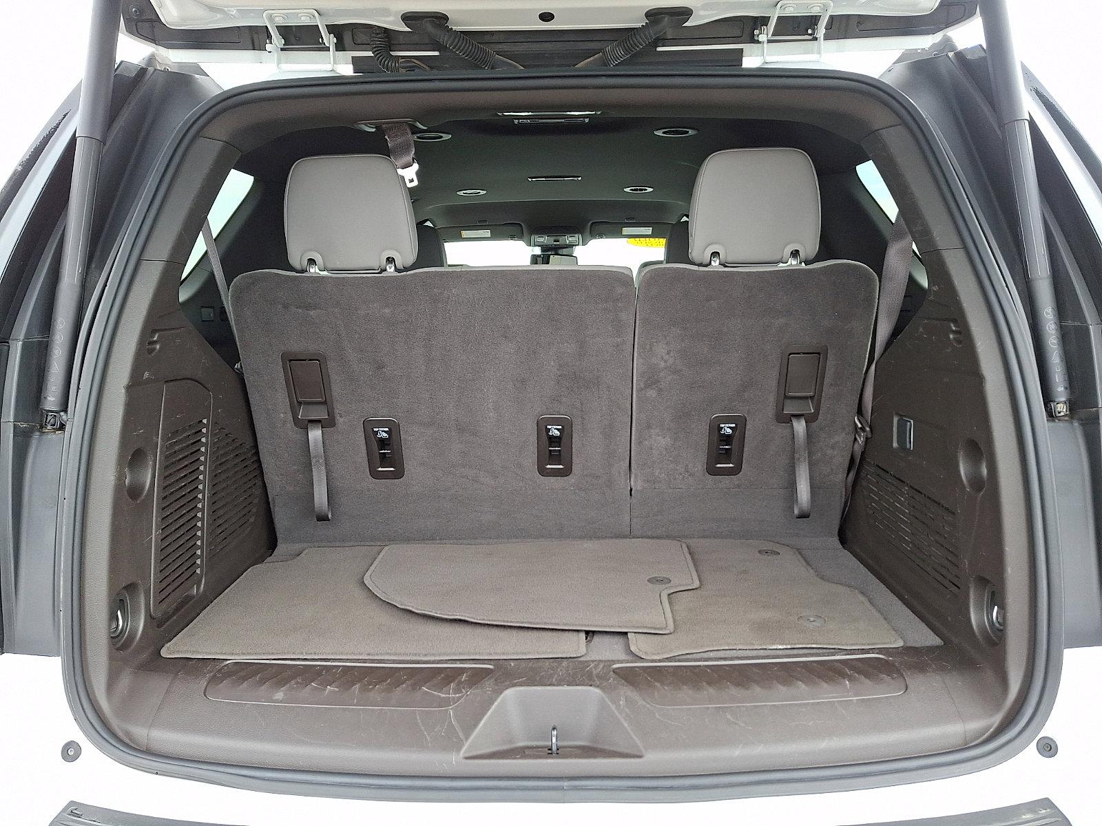 Used 2024 Chevrolet Tahoe LT image 31