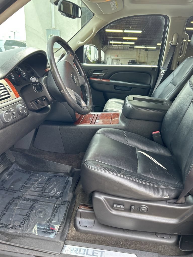 Used 2013 Chevrolet Tahoe LTZ AWD/4WD image 13