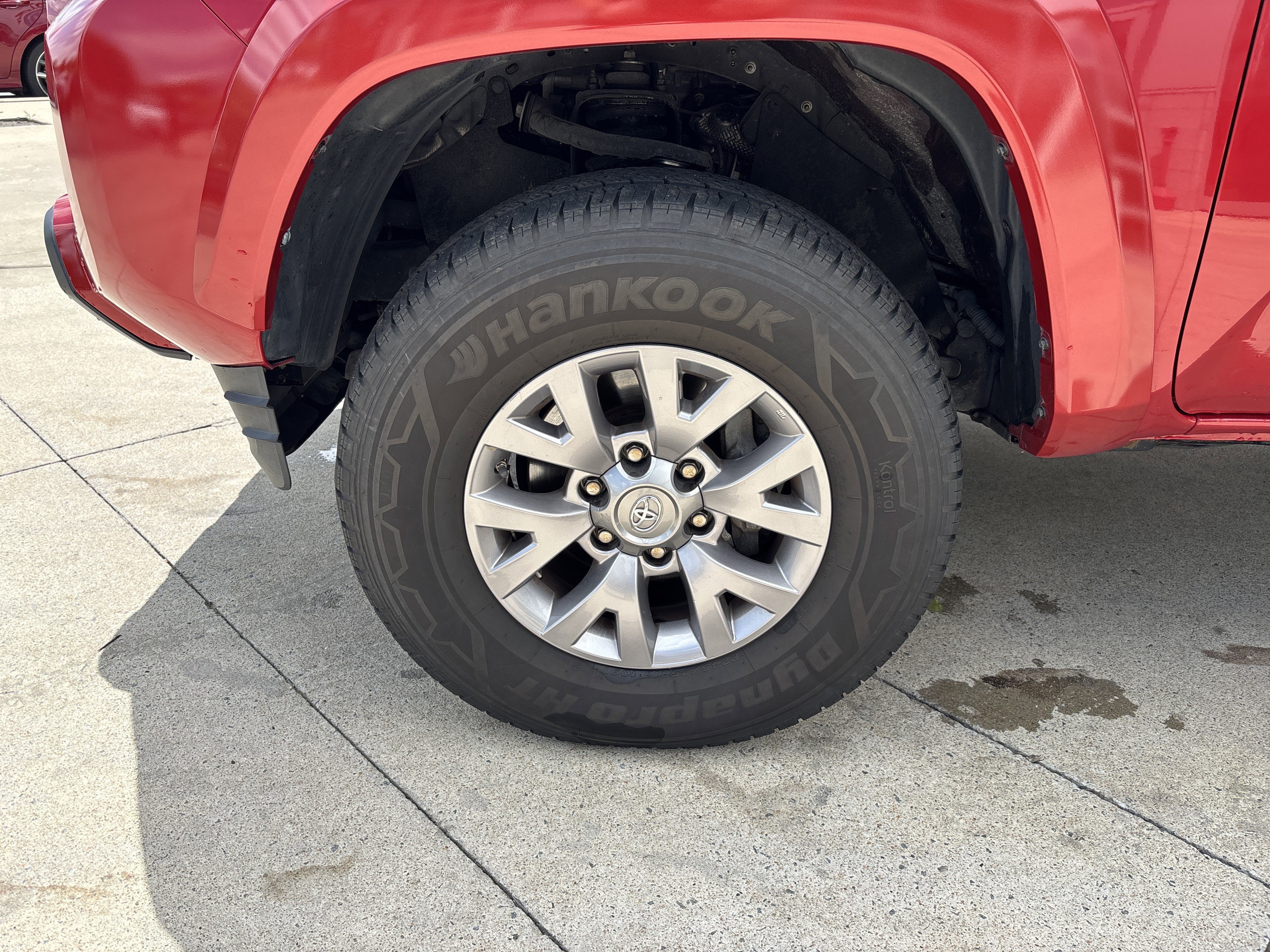 Used 2019 Toyota Tacoma SR5 AWD/4WD image 33