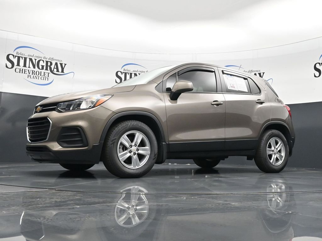 Used 2021 Chevrolet Trax LS w/ Tint and Cruise Package image 19