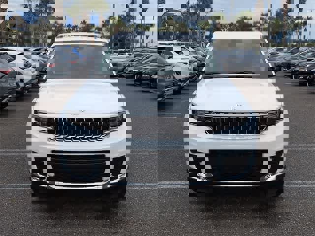 Used 2023 Jeep Grand Cherokee L Laredo image 3