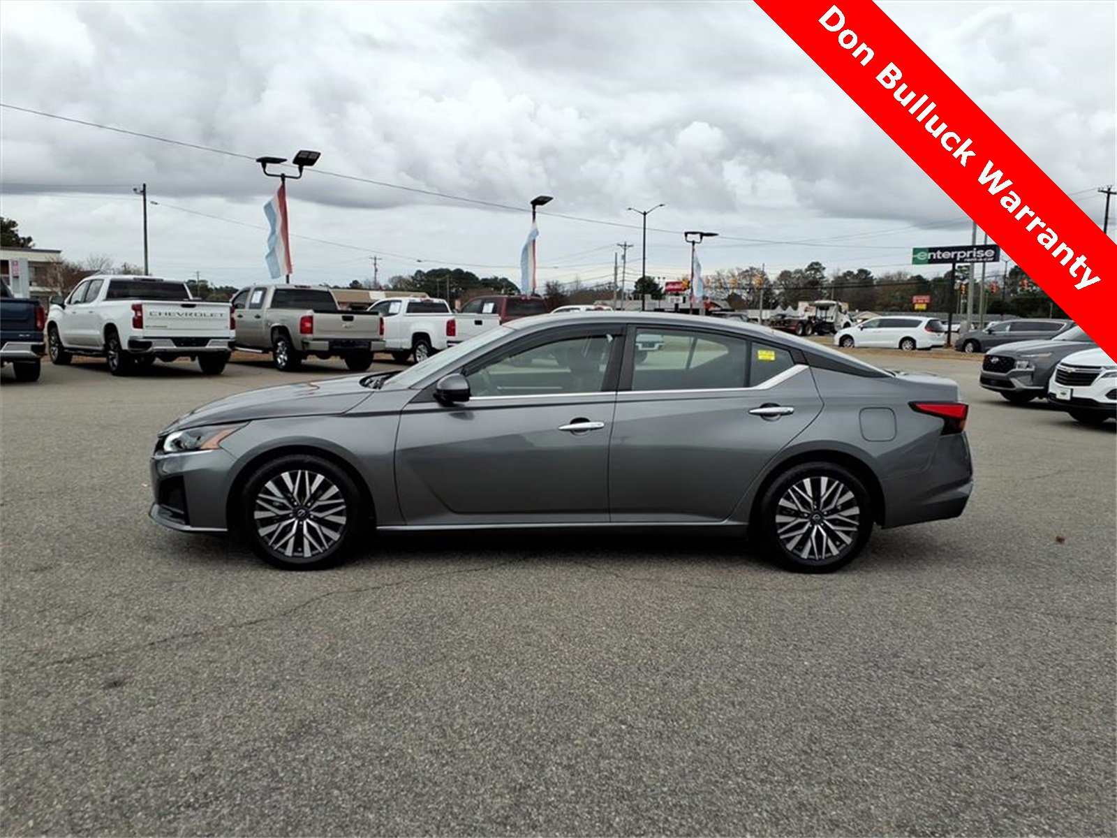 Used 2023 Nissan Altima 2.5 SV image 2