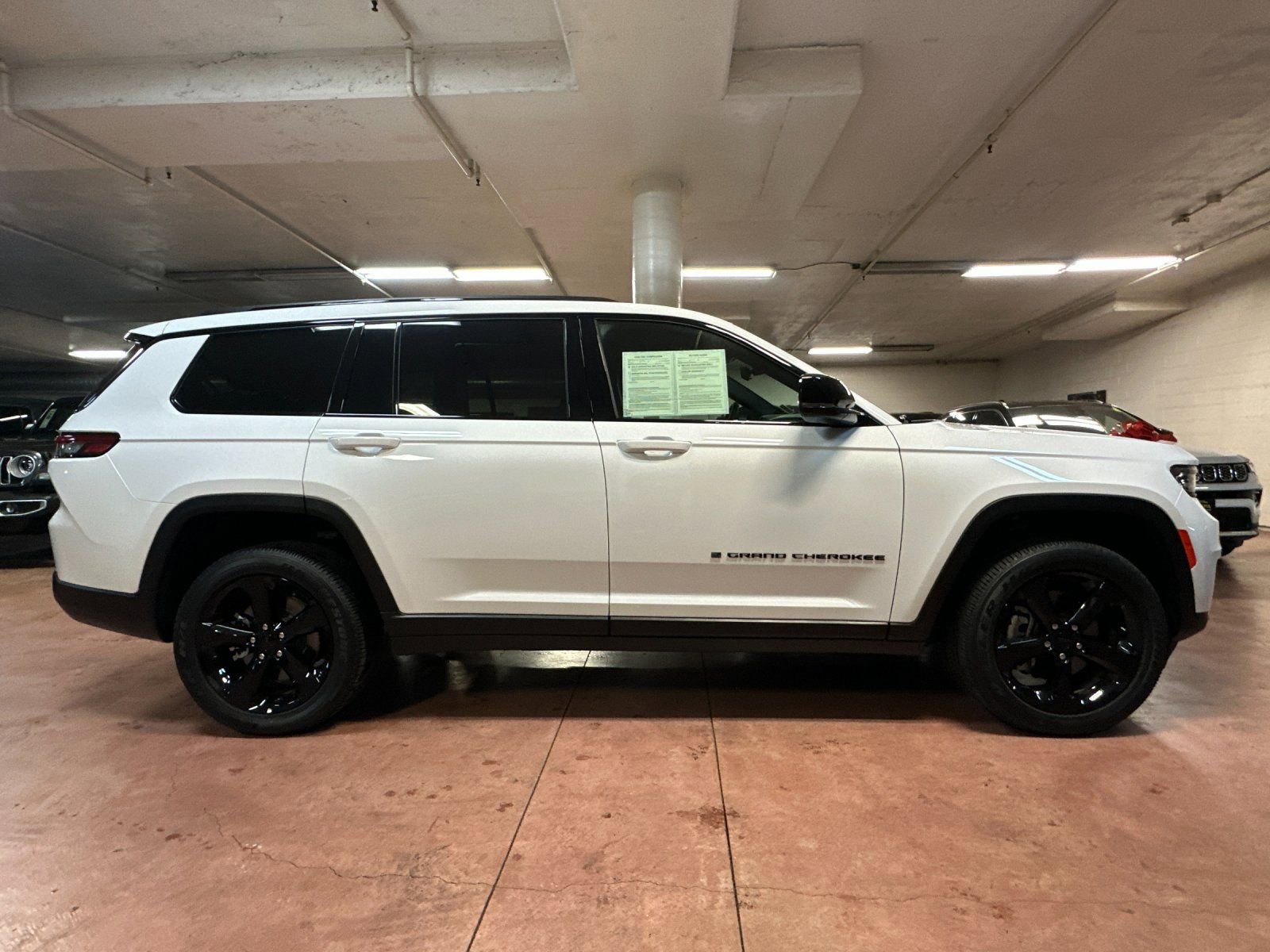 Certified 2025 Jeep Grand Cherokee L Altitude AWD/4WD image 6