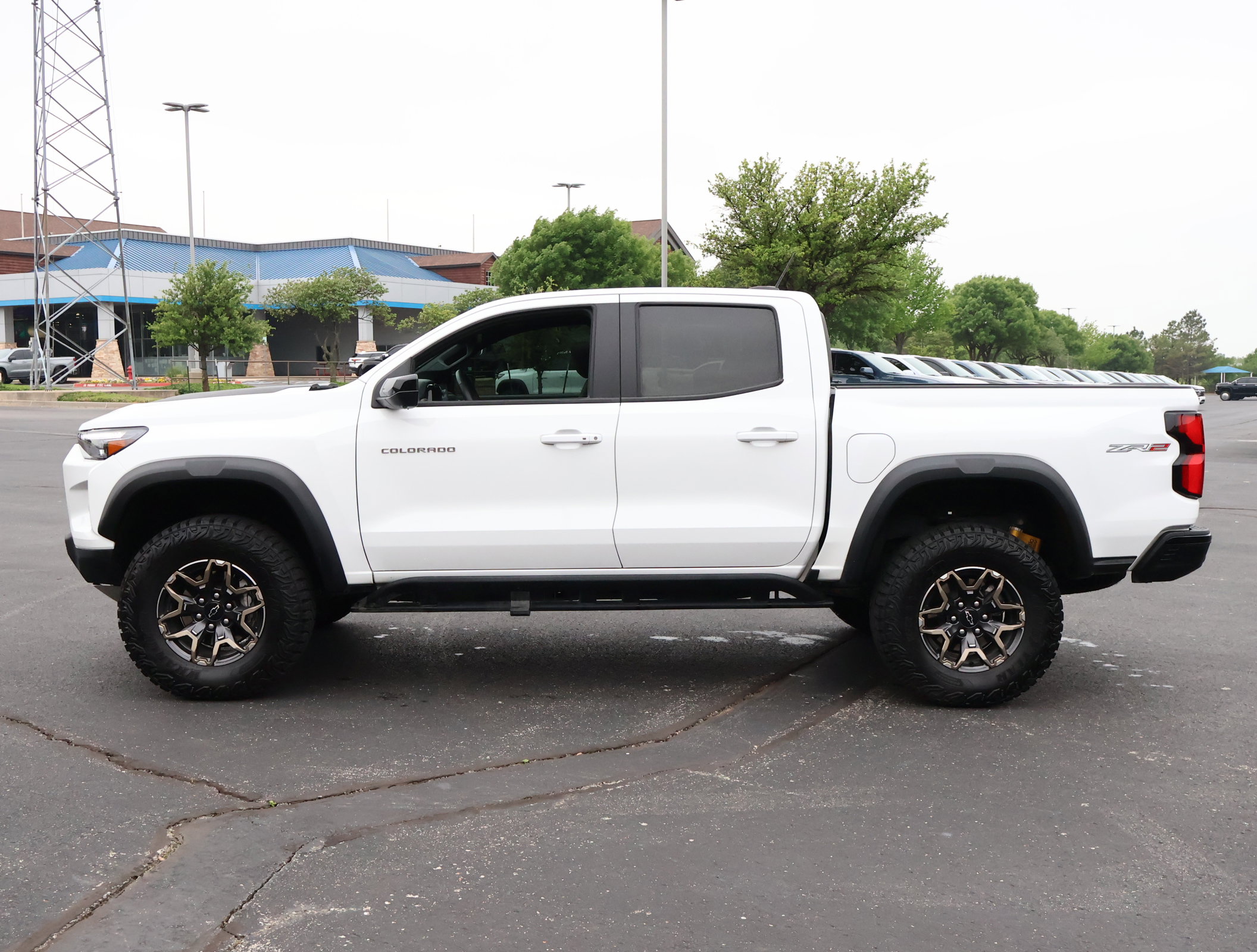 Used 2024 Chevrolet Colorado ZR2 w/ ZR2 Convenience Package III AWD/4WD image 35