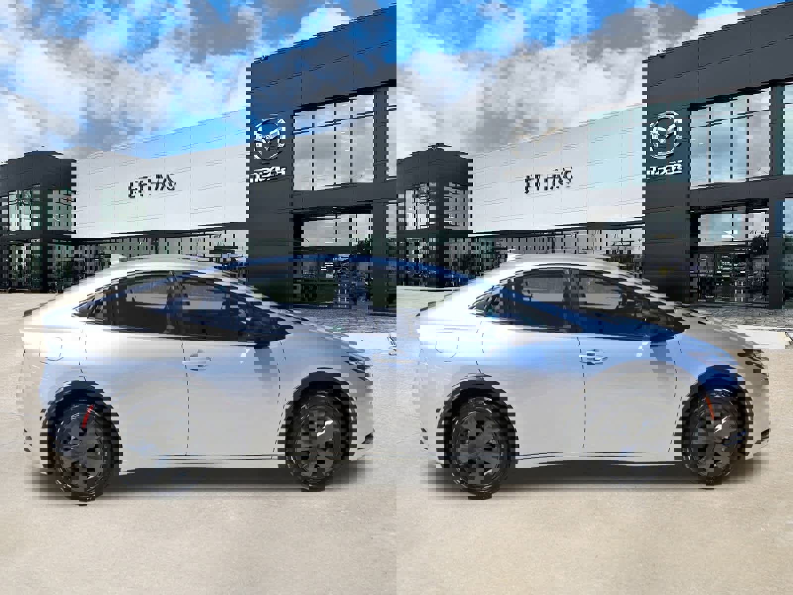 Used 2025 Toyota Prius Plug-In Hybrid image 5