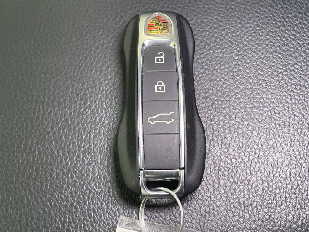 Certified 2023 Porsche Cayenne S Platinum AWD/4WD image 44