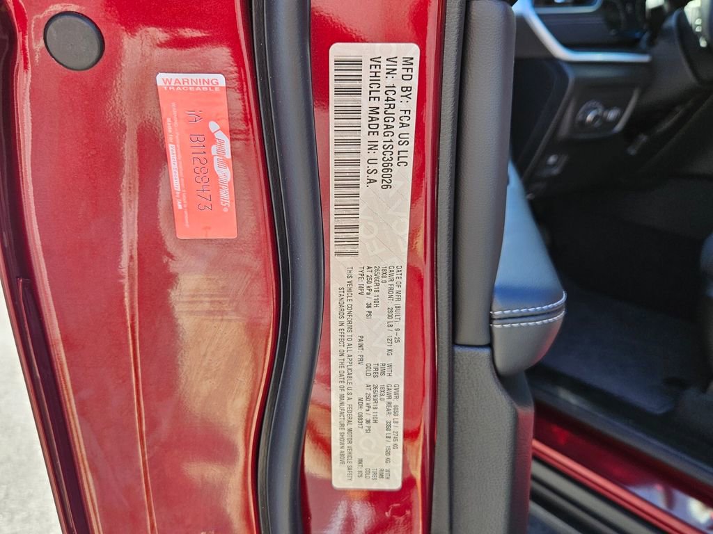 New 2025 Jeep Grand Cherokee Laredo X w/ Luxury Tech Group I image 16