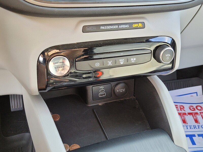Used 2024 Ford Escape SE FWD image 21