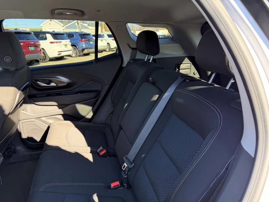 Certified 2024 GMC Terrain SLE image 8