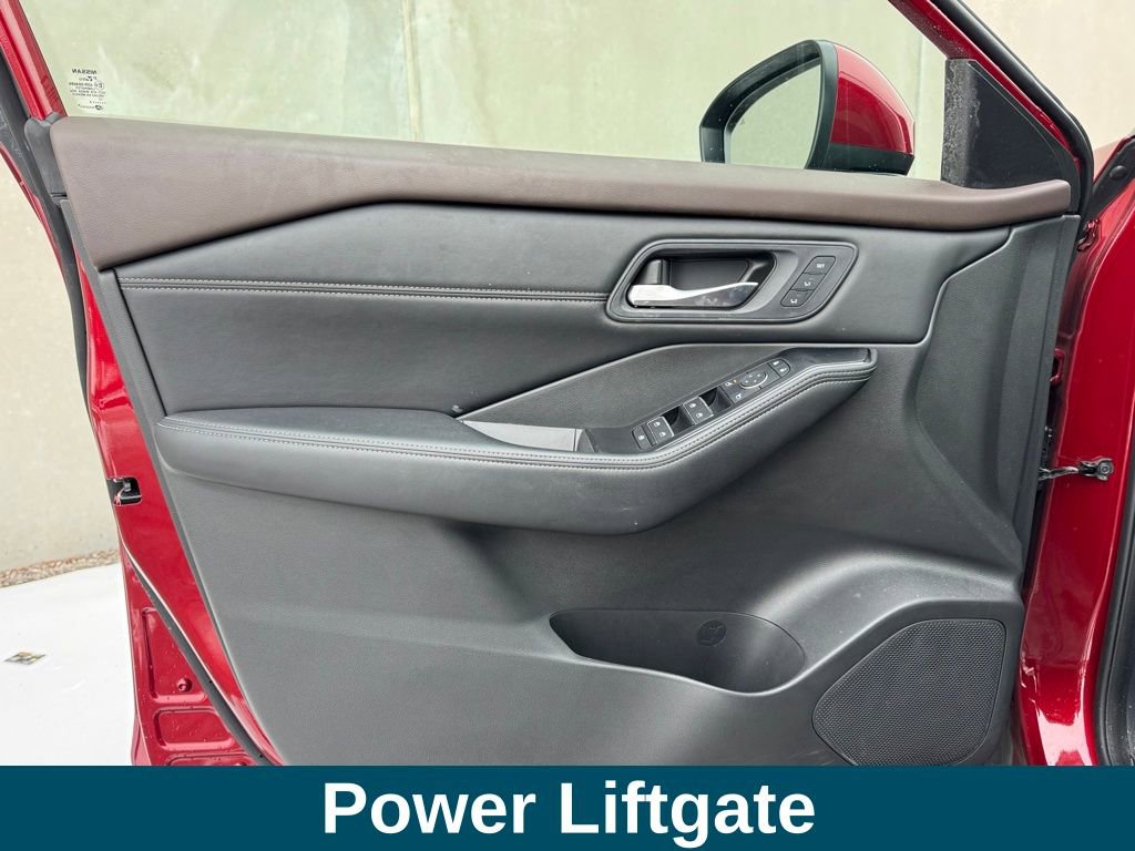Used 2023 Nissan Rogue SL w/ SL Premium Package image 17
