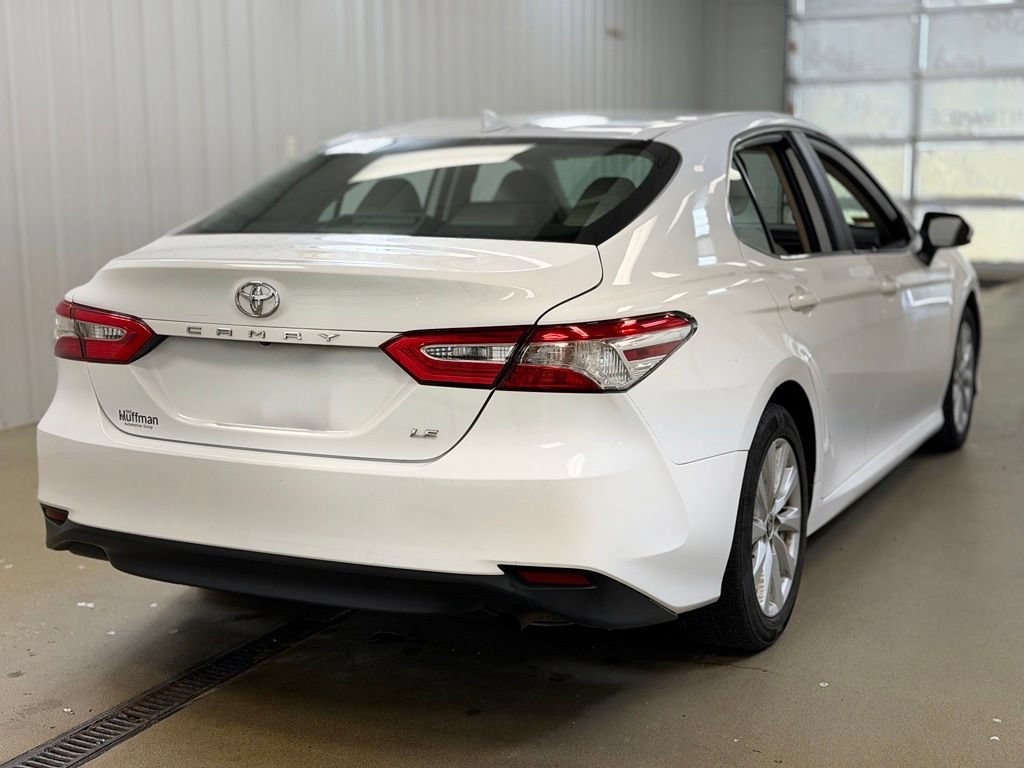Used 2020 Toyota Camry LE FWD image 5